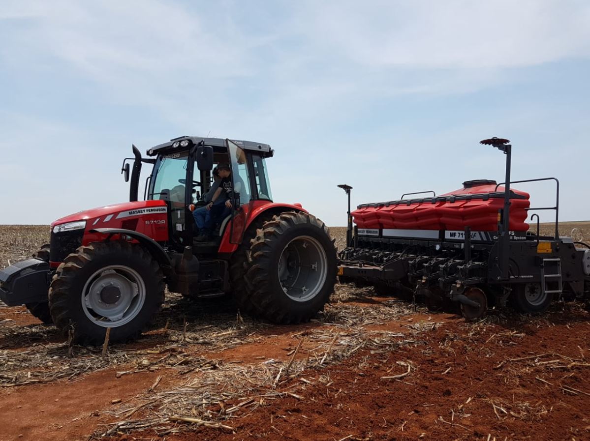 MANUAL DO OPERADOR MASSEY FERGUSON - MF700 M / V, 709, 711