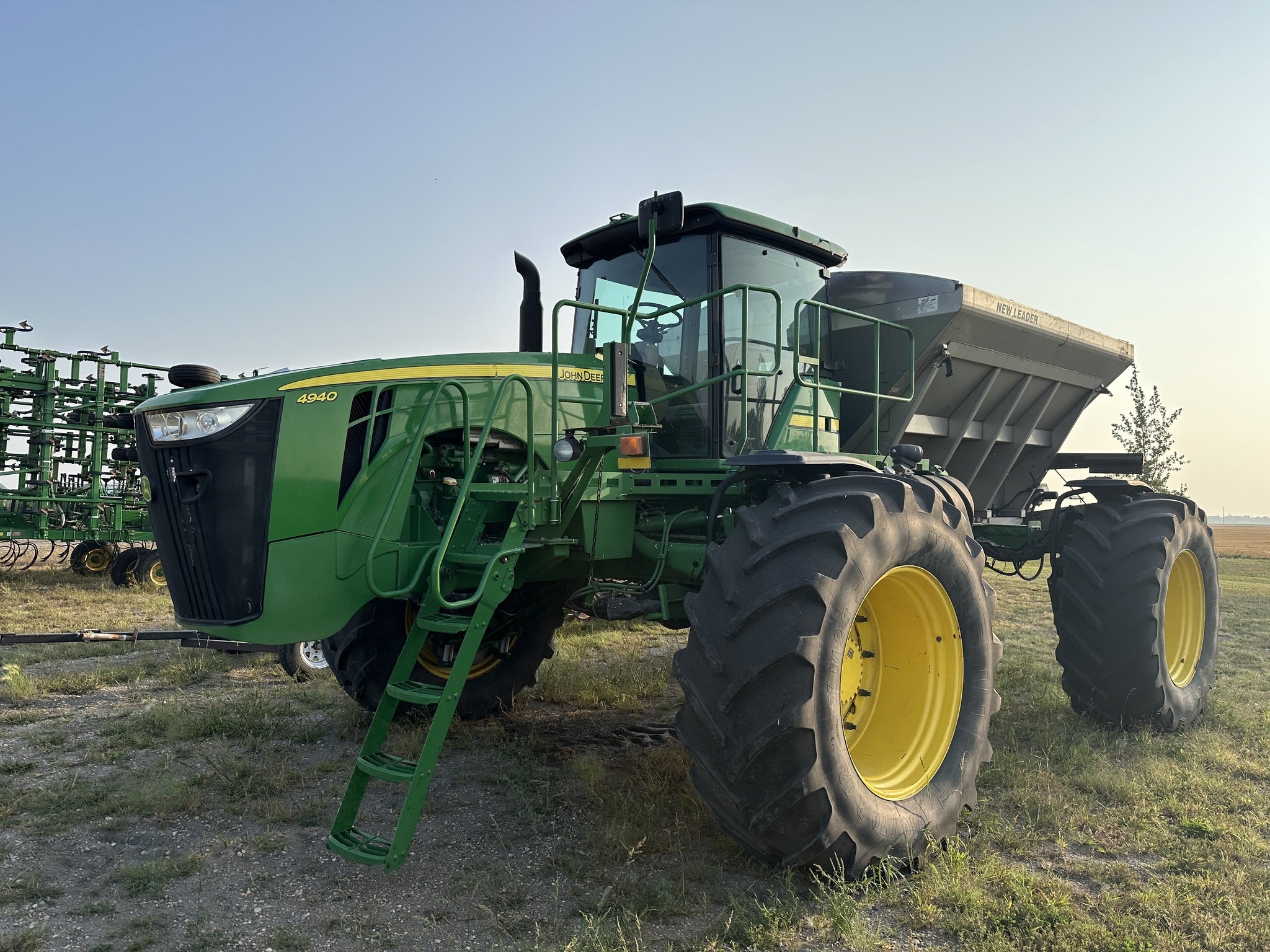 CATALOGO DE PEÇAS PULVERIZADOR AUTOPROPELIDO JOHN DEERE - 4940