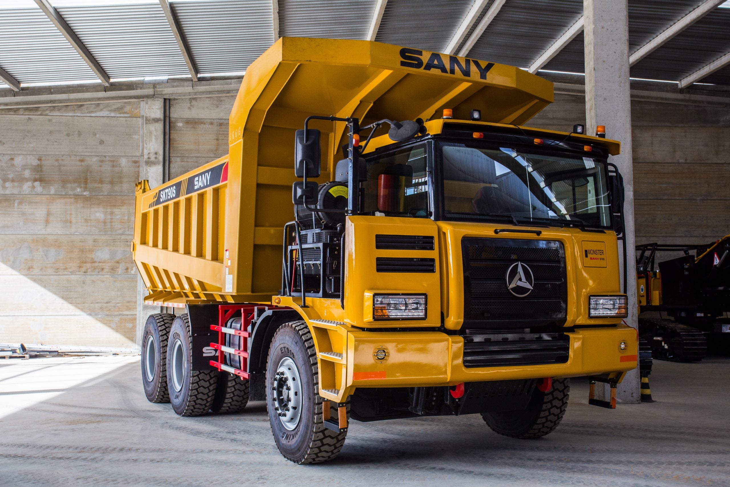 CATALOGO DE PEÇAS CAMINHÃO BASCULANTE DE MINERAÇÃO COM CORPO LARGO - SKT90S SANY