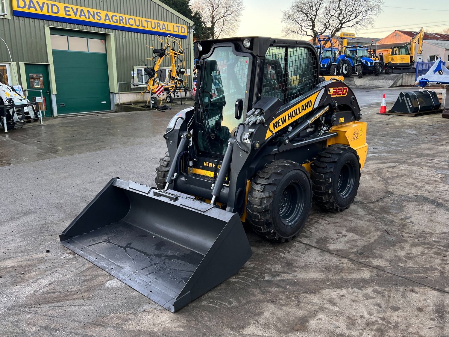 CATALOGO DE PEÇAS MINI CARREGADEIRA - L320 NEW HOLLAND