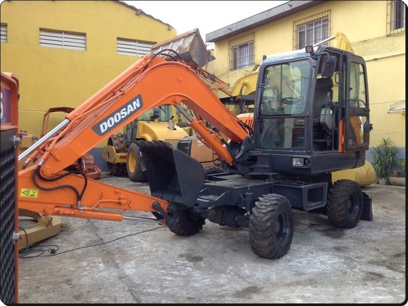 Catálogo de Peças - DOOSAN B55W-2 PLUS - ESCAVADORA DE RODAS