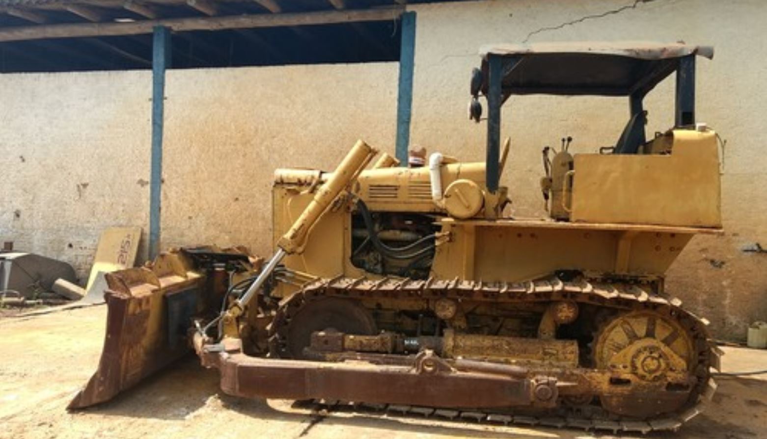 CATALOGO DE PEÇAS MASSEY FERGUSON - MF500 - TRATOR ESTEIRA