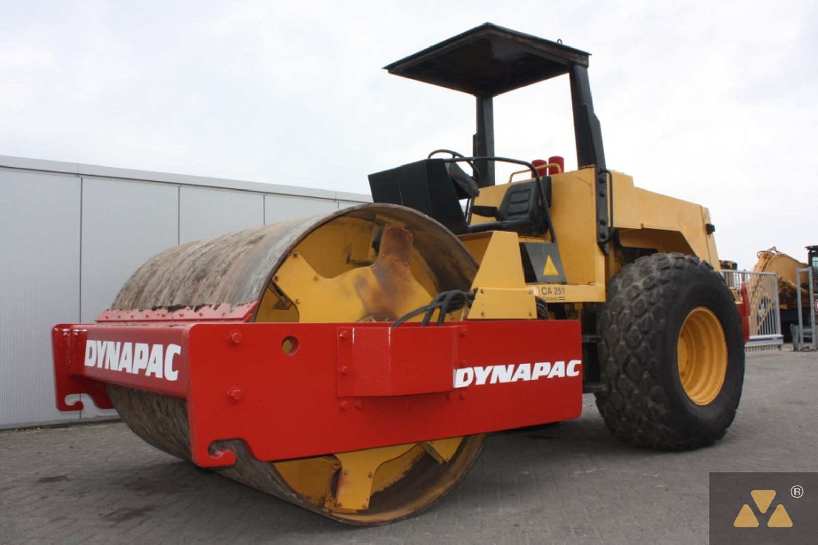 MANUAL DE SERVIÇO DYNAPAC - CA251 - ROLO VIBRATÓRIO