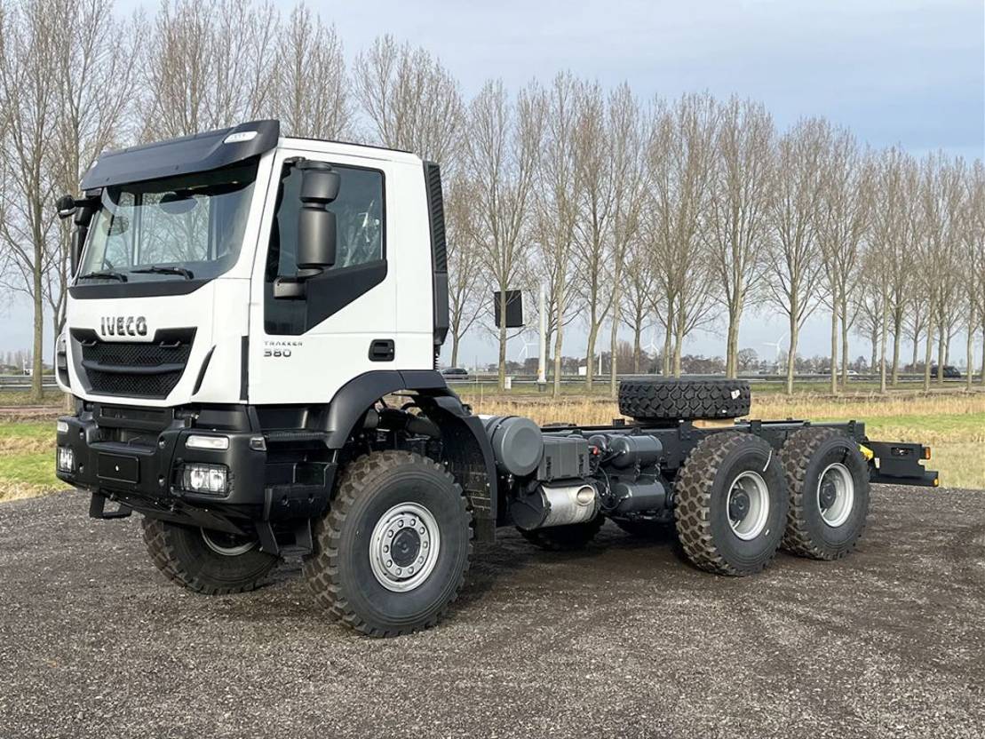 CATÁLOGO DE PEÇAS IVECO - EURO 3 - NOVO TRAKKER 380T38 - CAMINHÃO 6X4