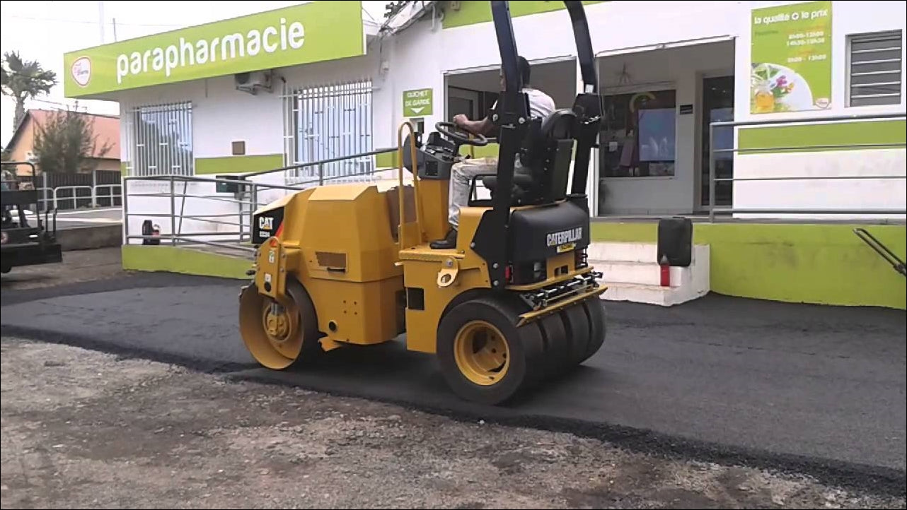 CATALOGO DE PEÇAS CATERPILLAR - CC-24 - ROLO COMPACTADOR VIBRATÓRIO EM PDF