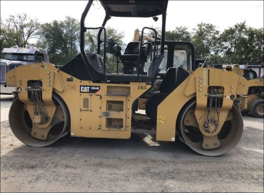Manual de Serviço CATERPILLAR - CB44B - Rolo Compactador Vibratório (Inglês) PDF