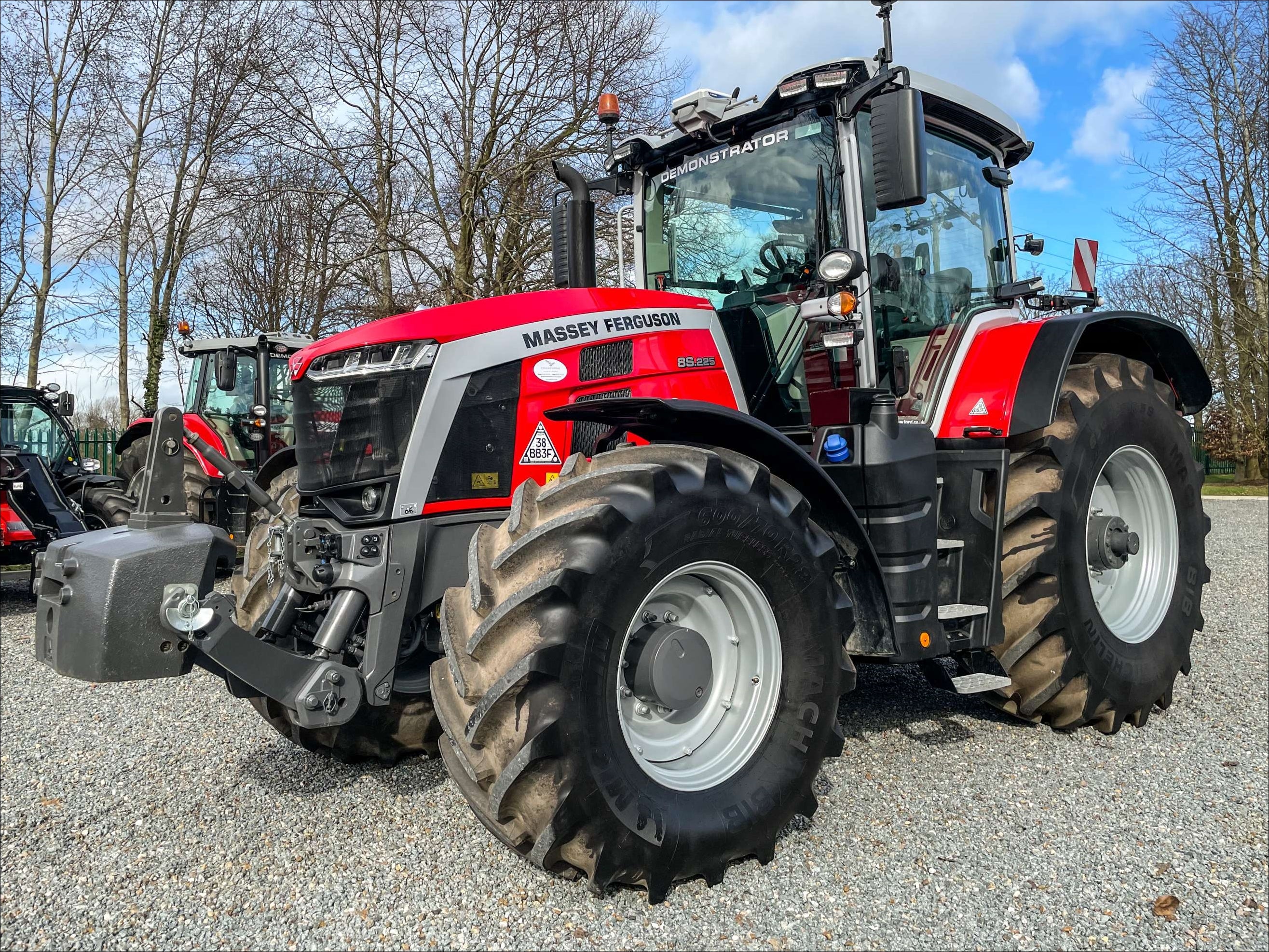 Catalogo De Peças MASSEY FERGUSON - 8S.225 DYNA 7 - Trator