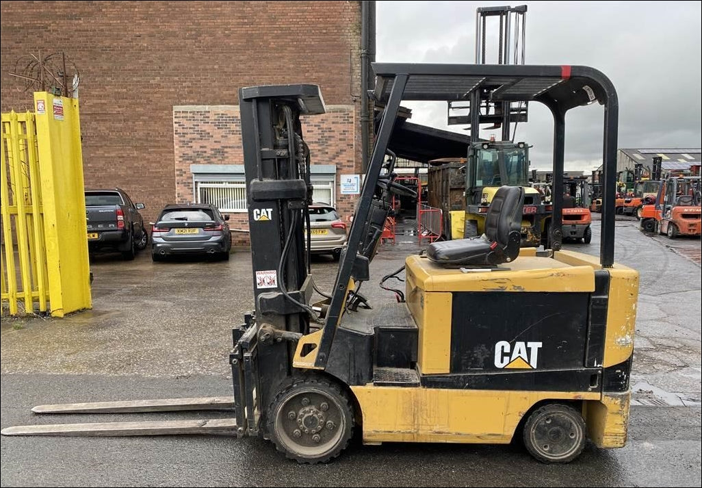 Catalogo De Peças CATERPILLAR - EC30K - Empilhadeira