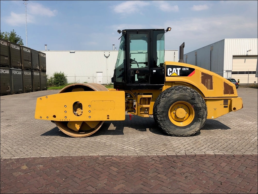 CATALOGO DE PEÇAS CATERPILLAR - CS-74 - ROLO COMPACTADOR VIBRATÓRIO EM PDF