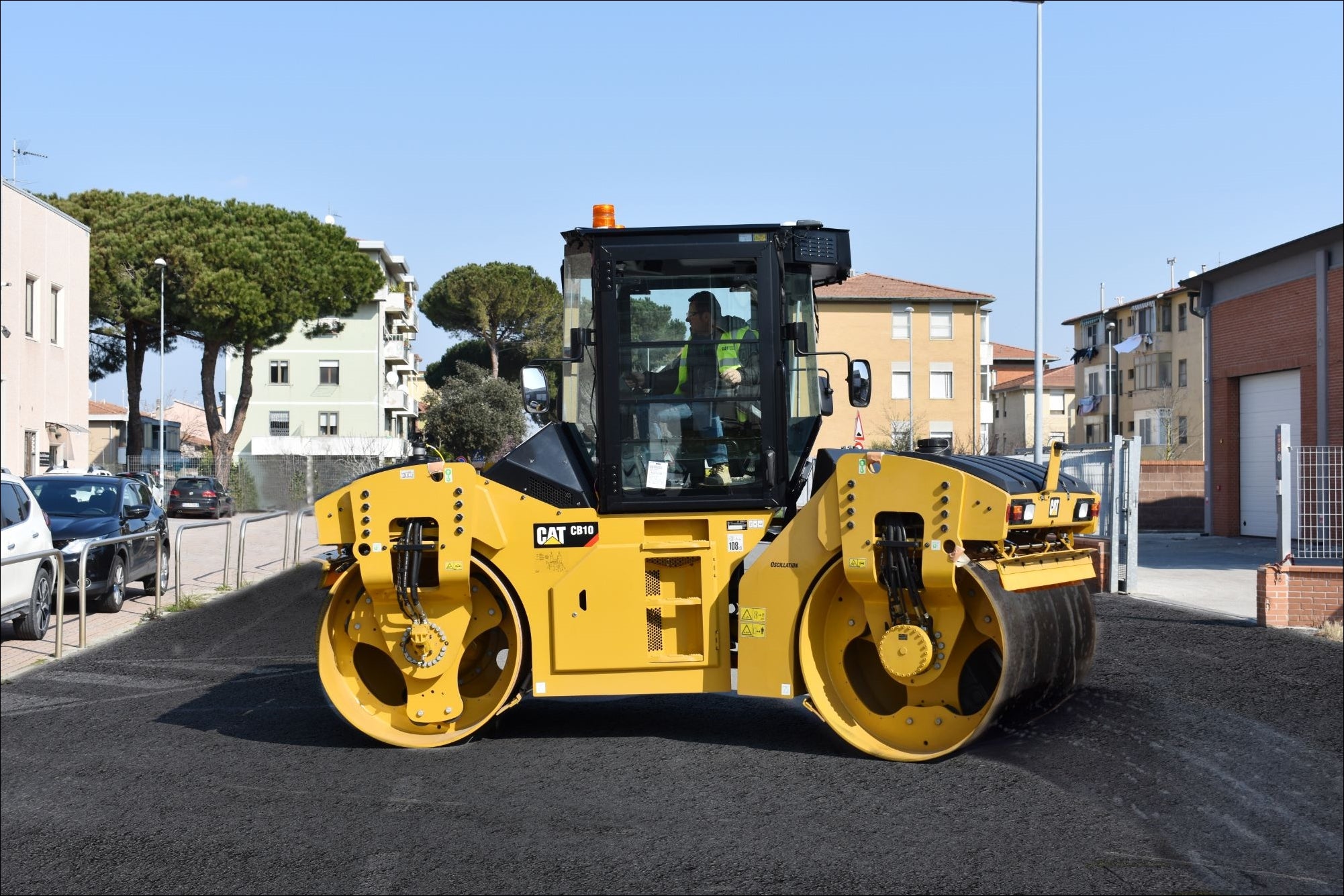 CATALOGO DE PEÇAS CATERPILLAR - CB10 - ROLO COMPACTADOR EM PDF