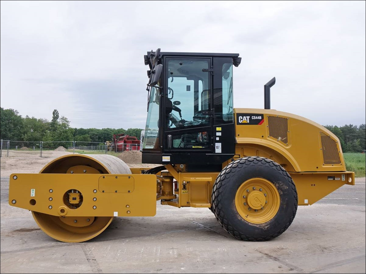 CATALOGO DE PEÇAS CATERPILLAR - CS44B - ROLO COMPACTADOR VIBRATÓRIO EM PDF