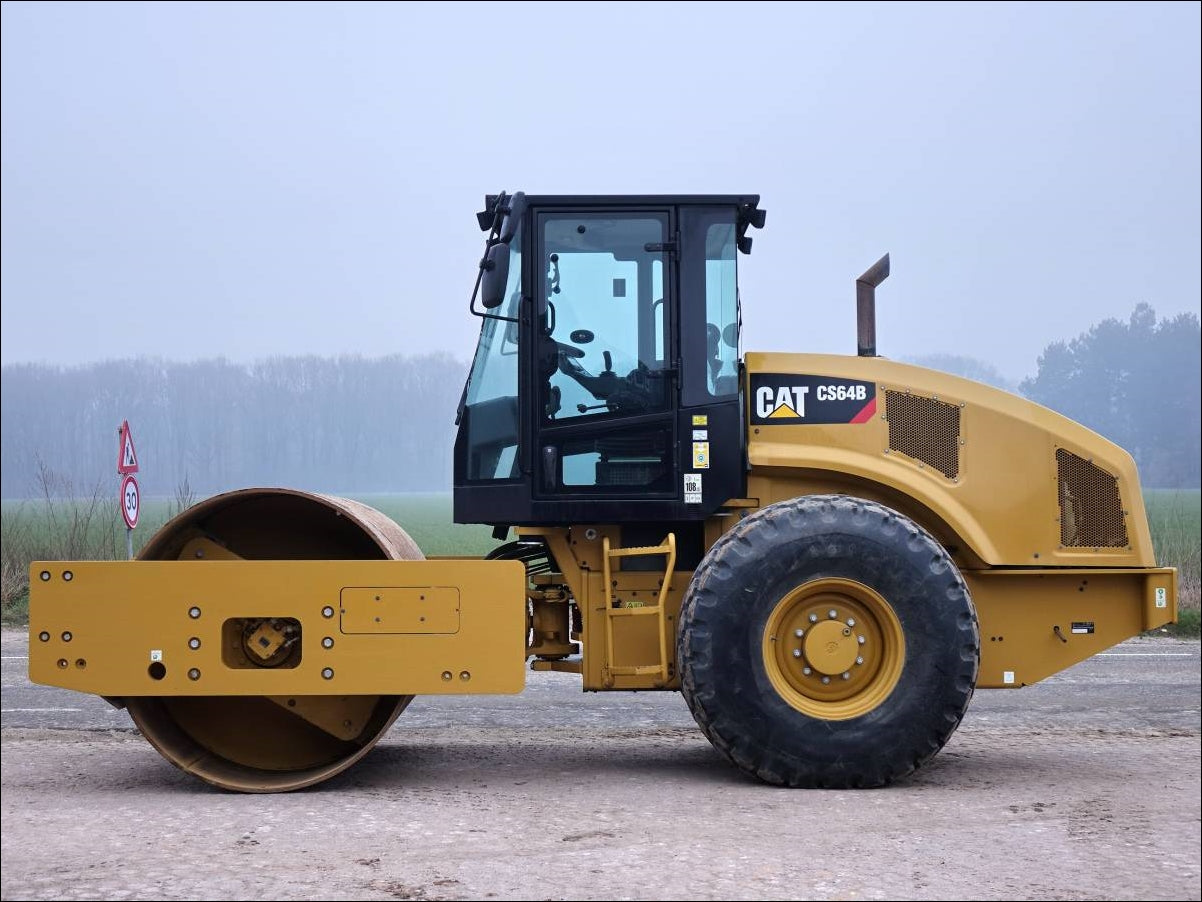 CATALOGO DE PEÇAS CATERPILLAR - CS-64B - ROLO COMPACTADOR VIBRATÓRIO EM PDF