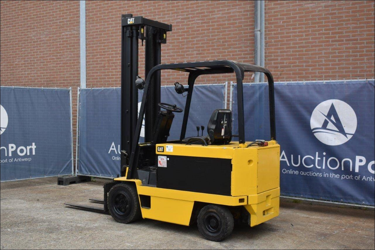Catalogo De Peças CATERPILLAR - F50D - Empilhadeira