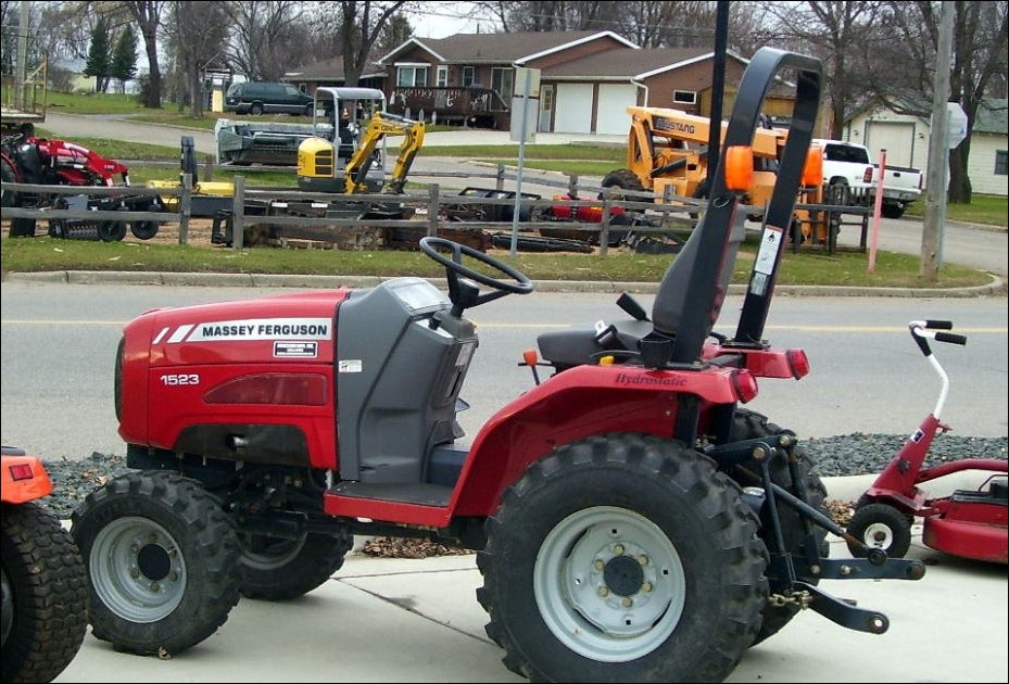 Catalogo De Peças MASSEY FERGUSON- MF 1523 - Trator Compacto