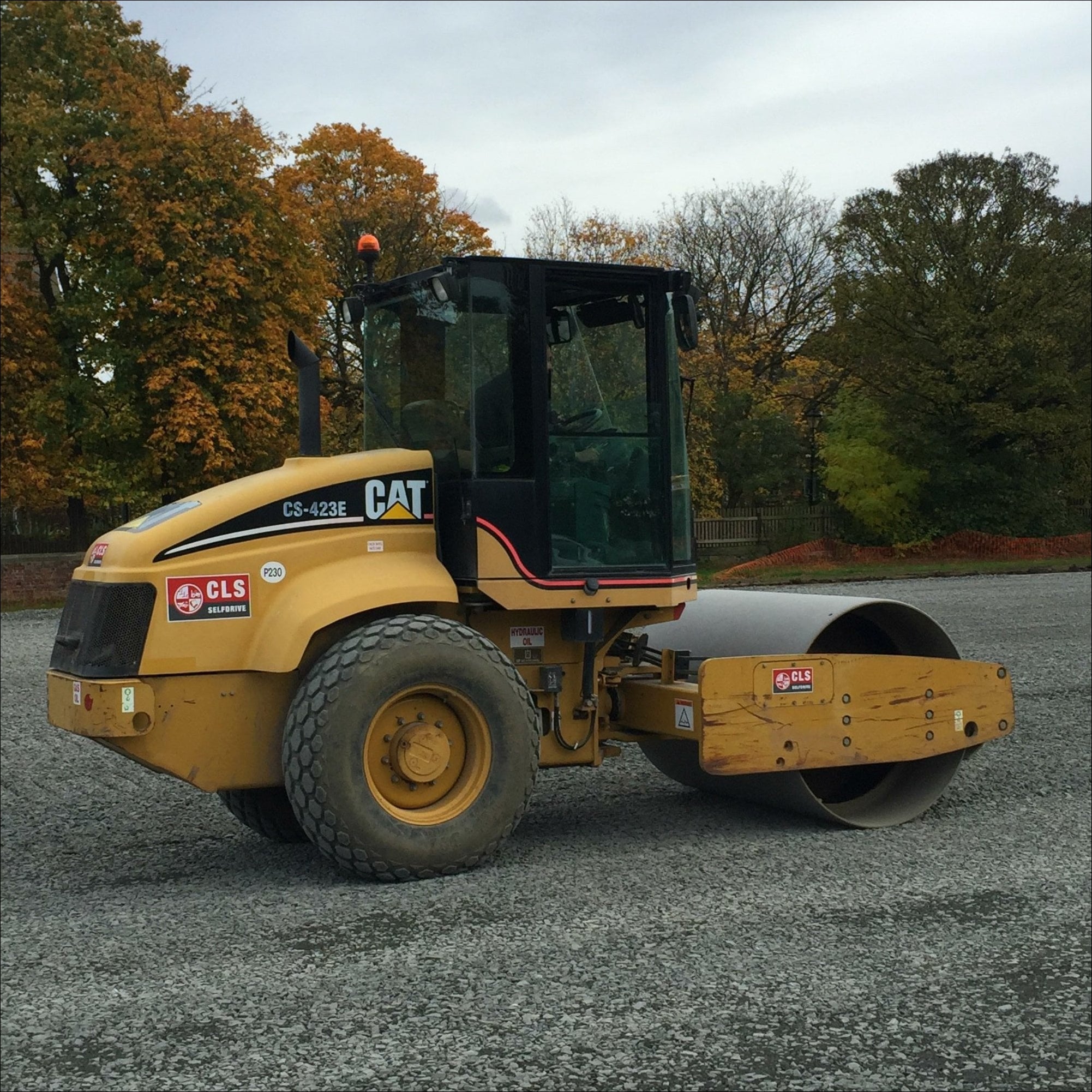 CATALOGO DE PEÇAS CATERPILLAR - CS-423E - ROLO COMPACTADOR VIBRATÓRIO EM PDF