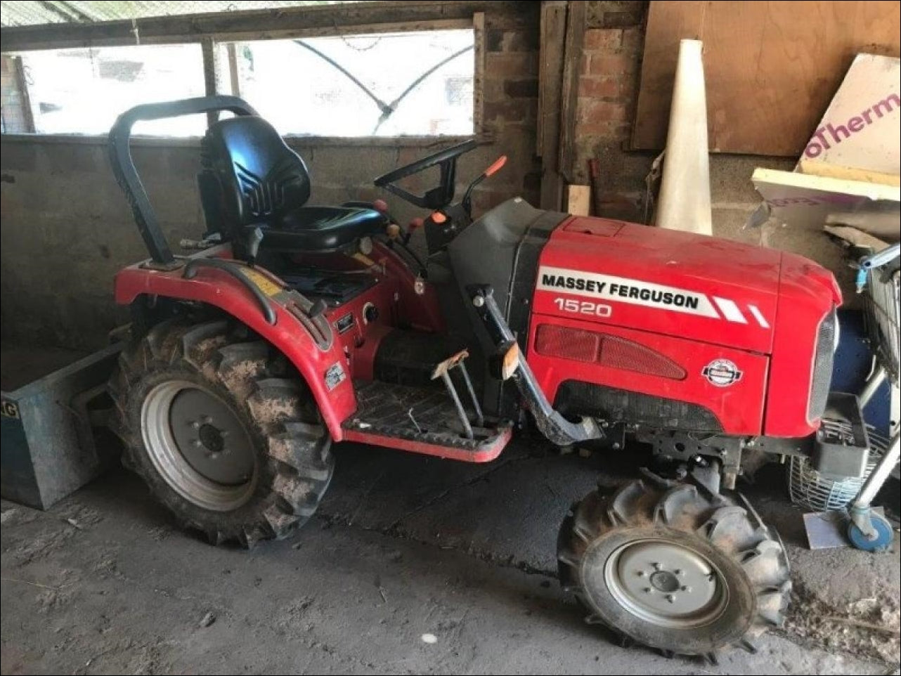 Catalogo De Peças MASSEY FERGUSON- MF 1520 - Trator Compacto