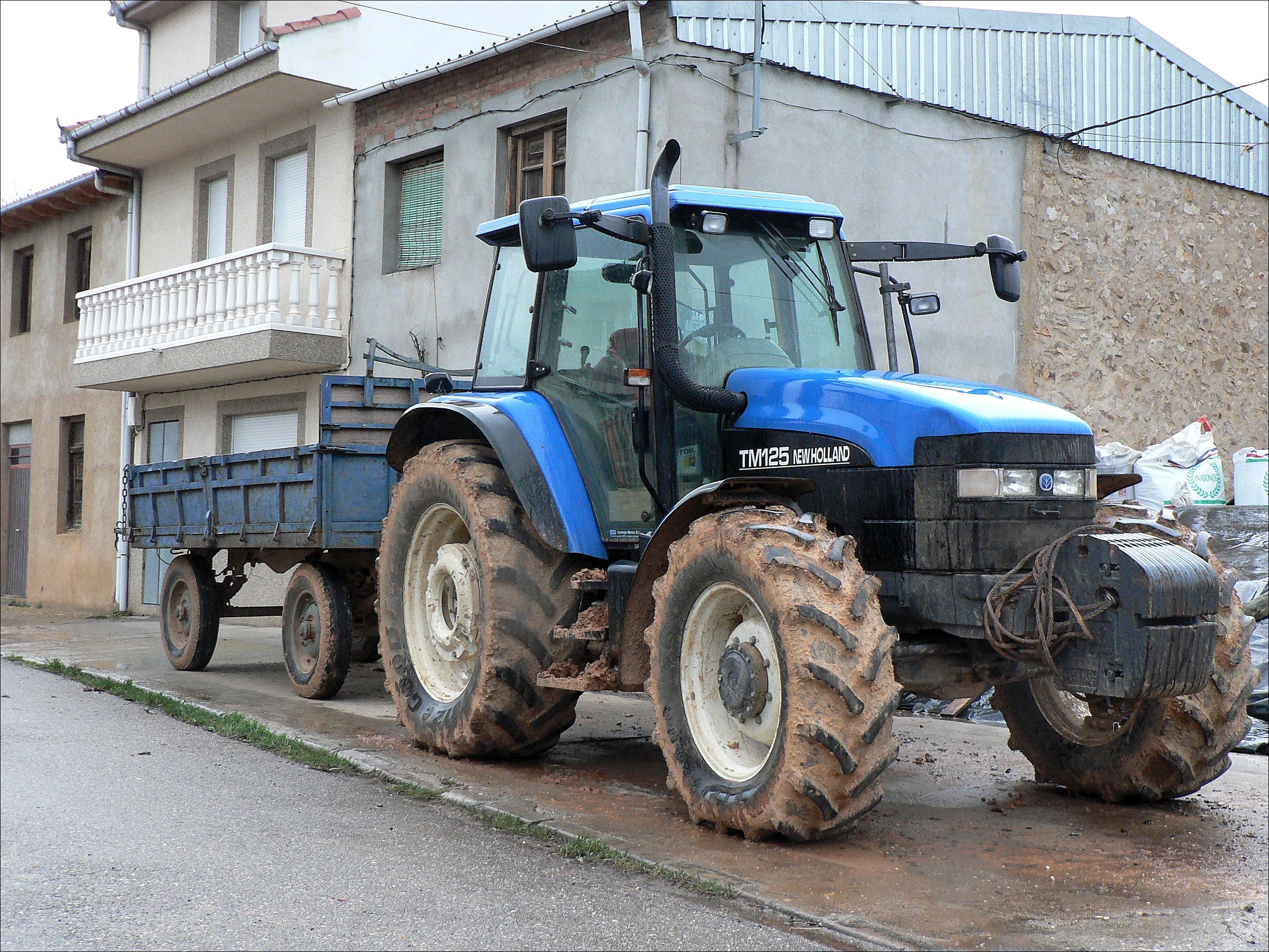 Catalogo De Pecas New Holland - TM125 - 1999\2002 - Trator