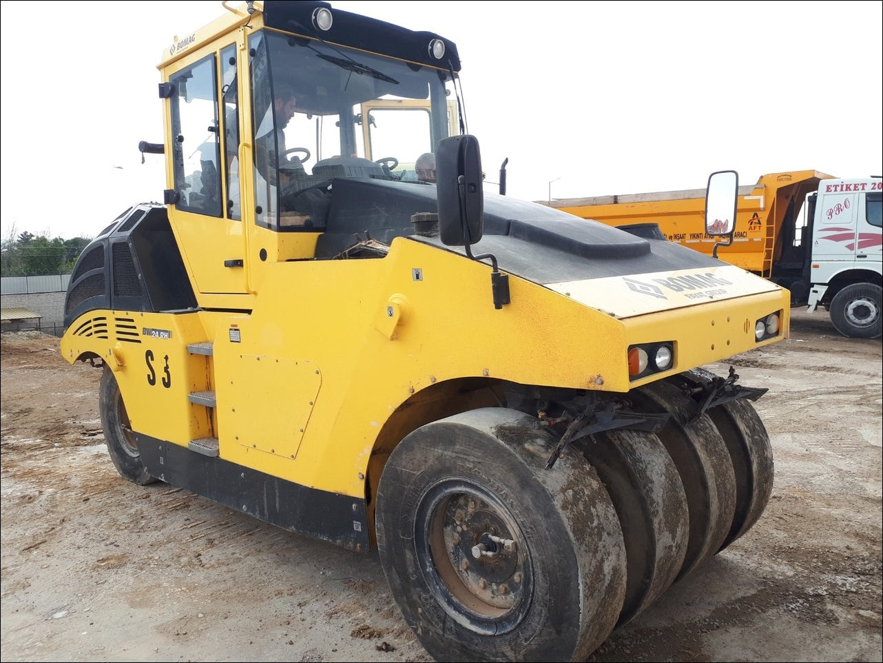 Manual De Serviço BOMAG - BW24RH - Rubber Tire Roller