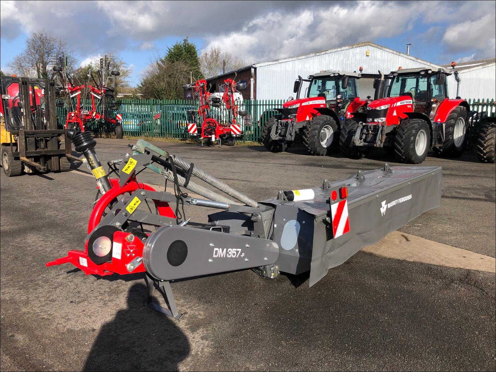 CATÁLOGO DE PEÇAS MASSEY FERGUSON - DM357 P \ MF \ NA \ NZL