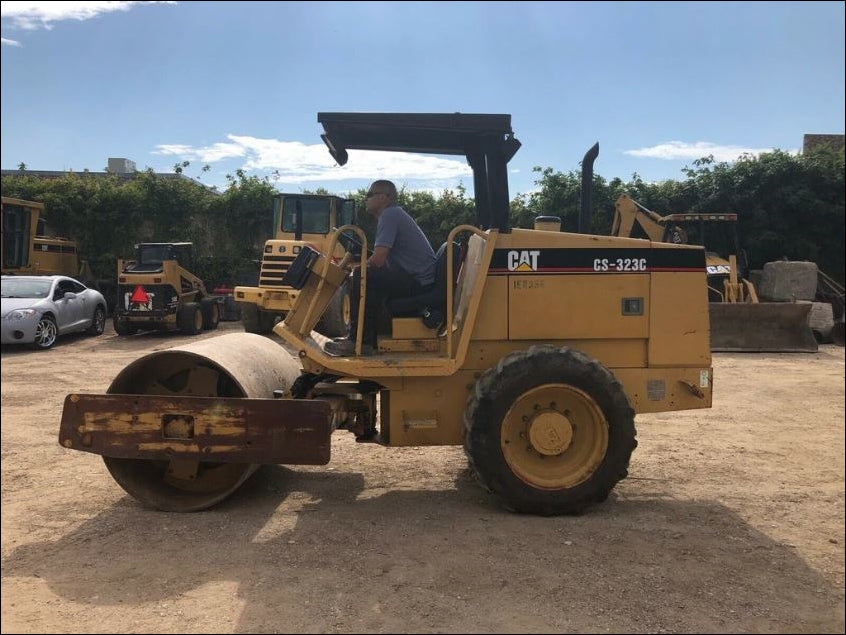 Manual de Serviço CATERPILLAR - CS-323C - Rolo Compactador Vibratório (Inglês) PDF