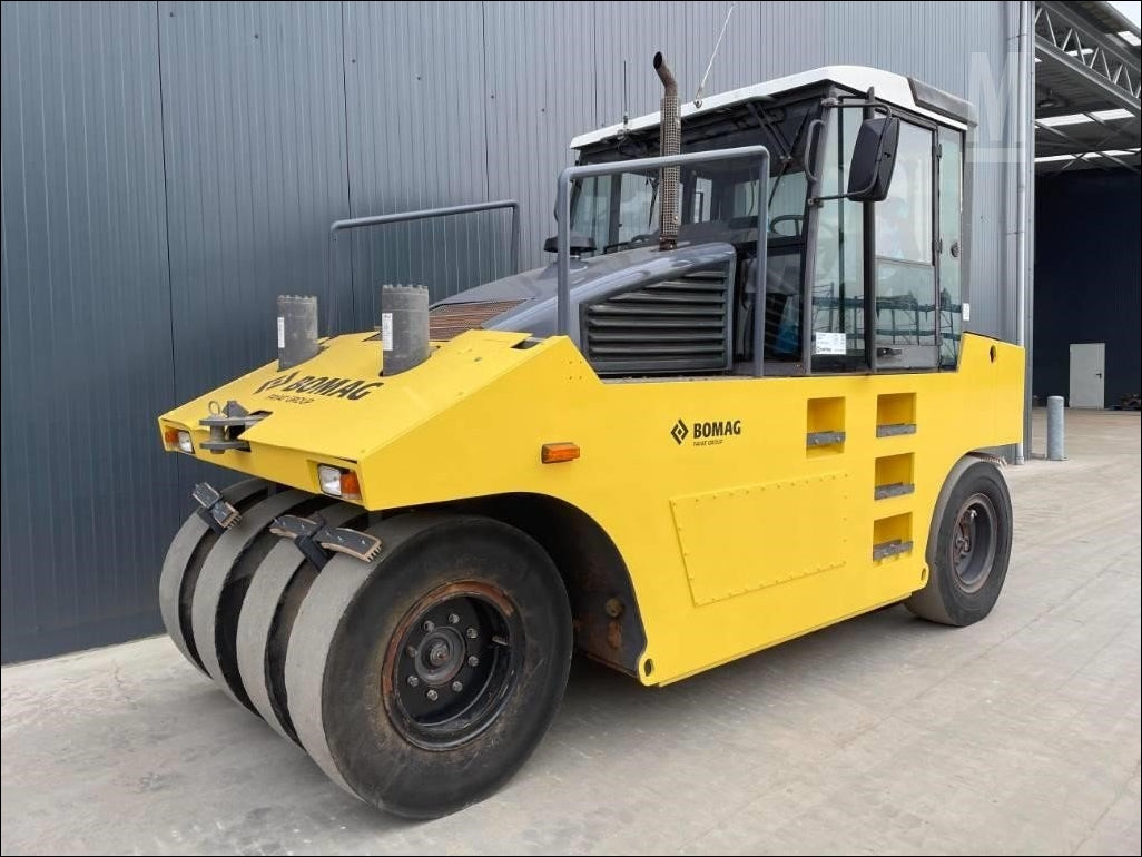 Operação E Instruções E Manutenção BOMAG - BW24R - Tire Roller