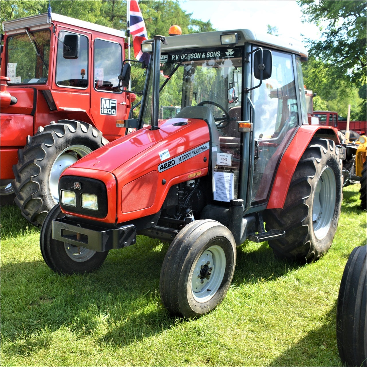 Catalogo De Peças MASSEY FERGUSON - MF 4215\4220 - Trator