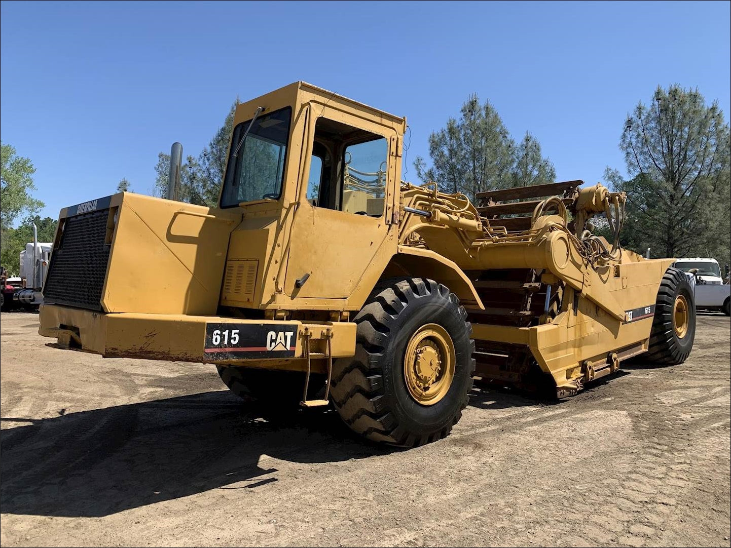 CATALOGO DE PEÇAS CATERPILLAR - 615 - TRATOR DE RODAS EM PDF