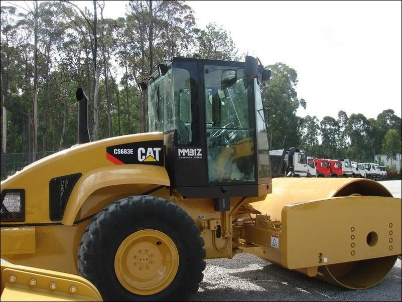 CATALOGO DE PEÇAS CATERPILLAR - CS-683 - ROLO COMPACTADOR VIBRATÓRIO EM PDF