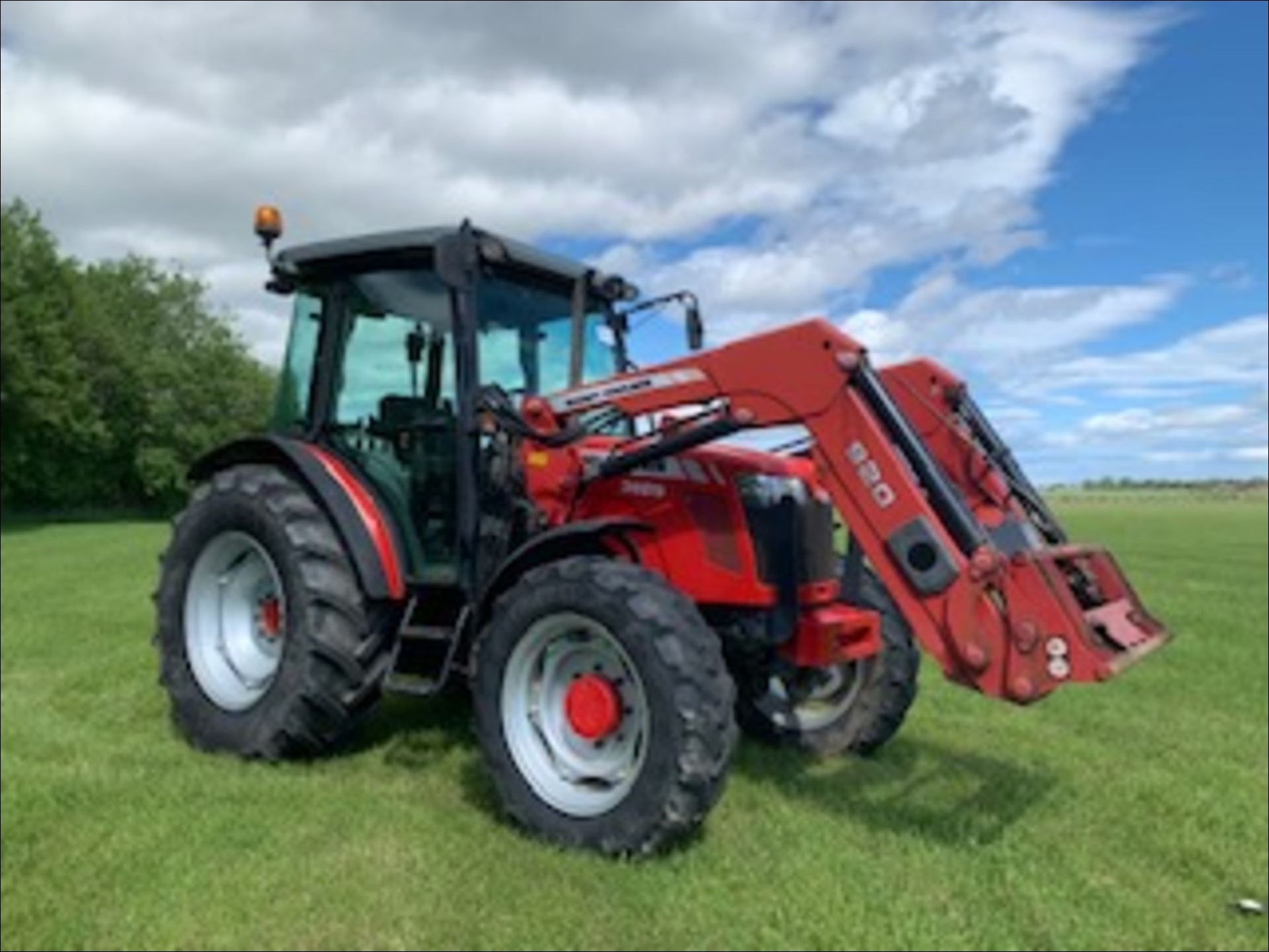 CATÁLOGO DE PECAS MASSEY FERGUSON - MF920\925\930\935 - CARREGADOR