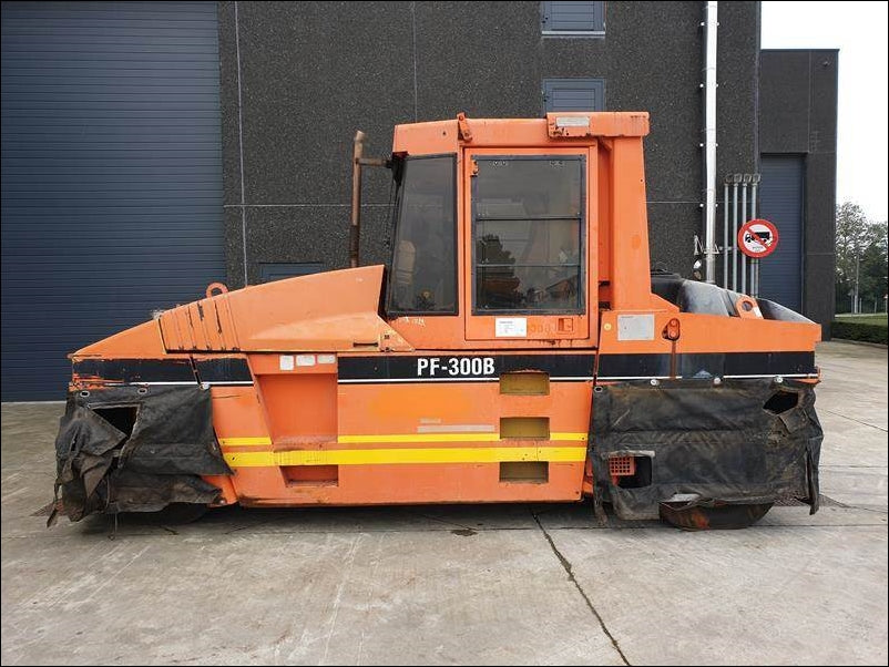 CATALOGO DE PEÇAS CATERPILLAR - PF-300B - ROLO COMPACTADOR PNEUMÁTICO EM PDF