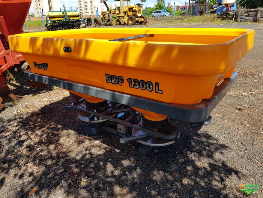 Manual Do Operador Valtra - Bdf 1300 L/m - Distribuidor