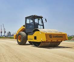 MANUAL DE OPERAÇÃO E MANUTENÇÃO ROLO COMPACTADOR - CLG6611E/ 6612E LIUGONG