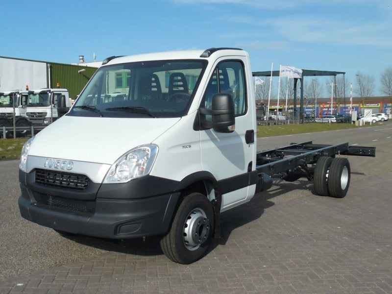 CATÁLOGO DE PEÇAS IVECO - EURO 3 - NOVA DAILY 70C15 - CABINE SIMLPES