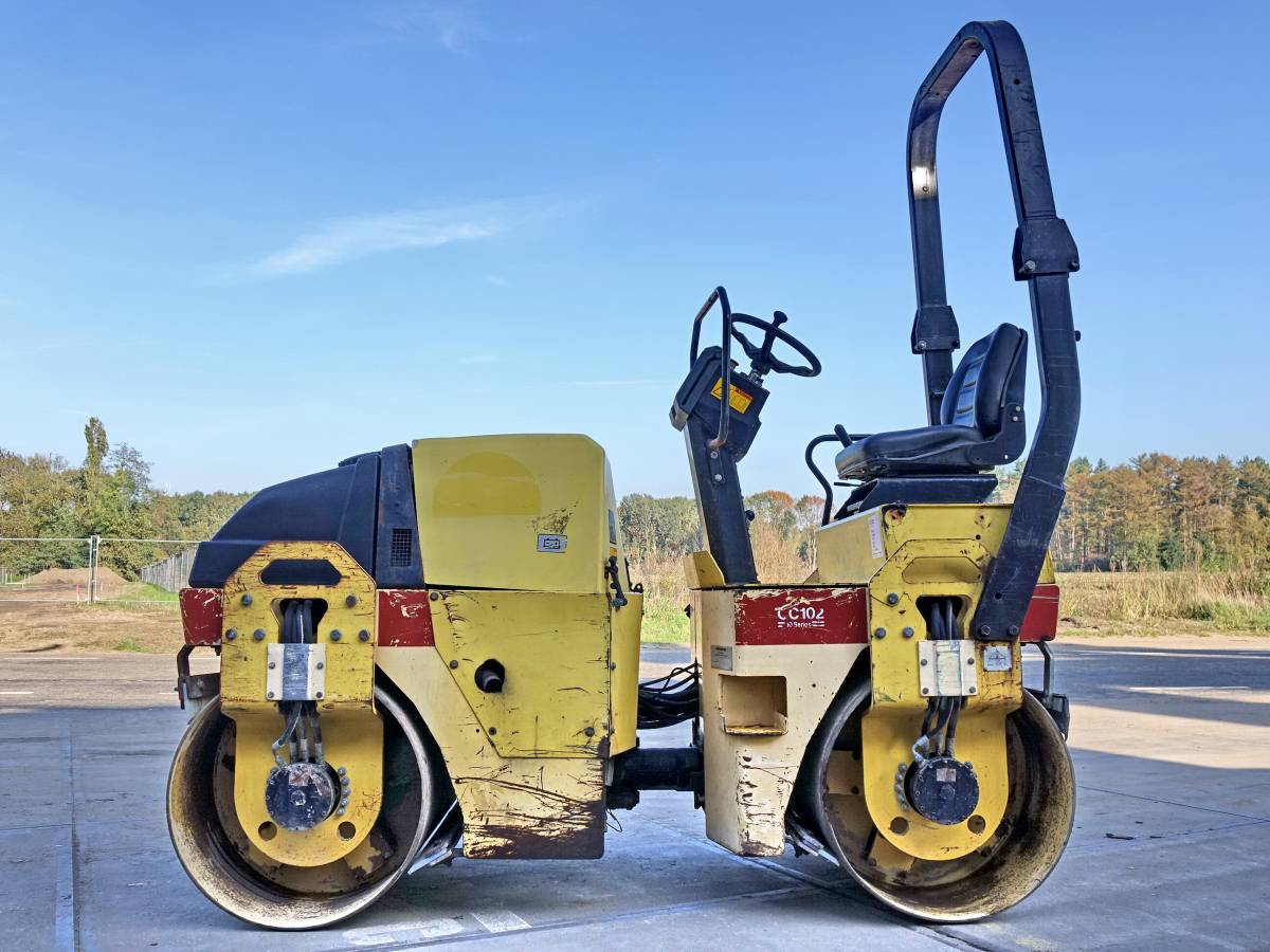 MANUAL DE SERVIÇO DYNAPAC - CC102 - ROLO VIBRATÓRIO