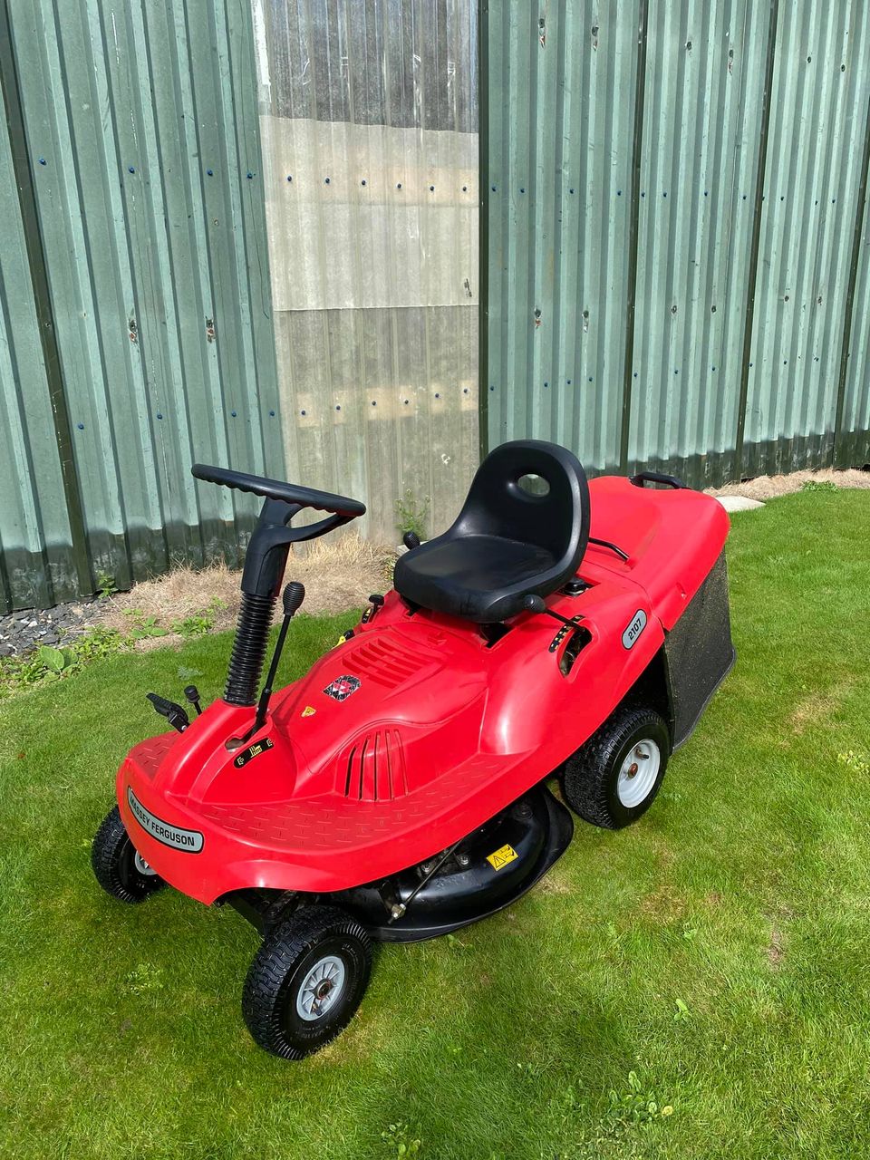 CATÁLOGO DE PECAS MASSEY FERGUSON - 21-07 - RIDER-ON MOWER