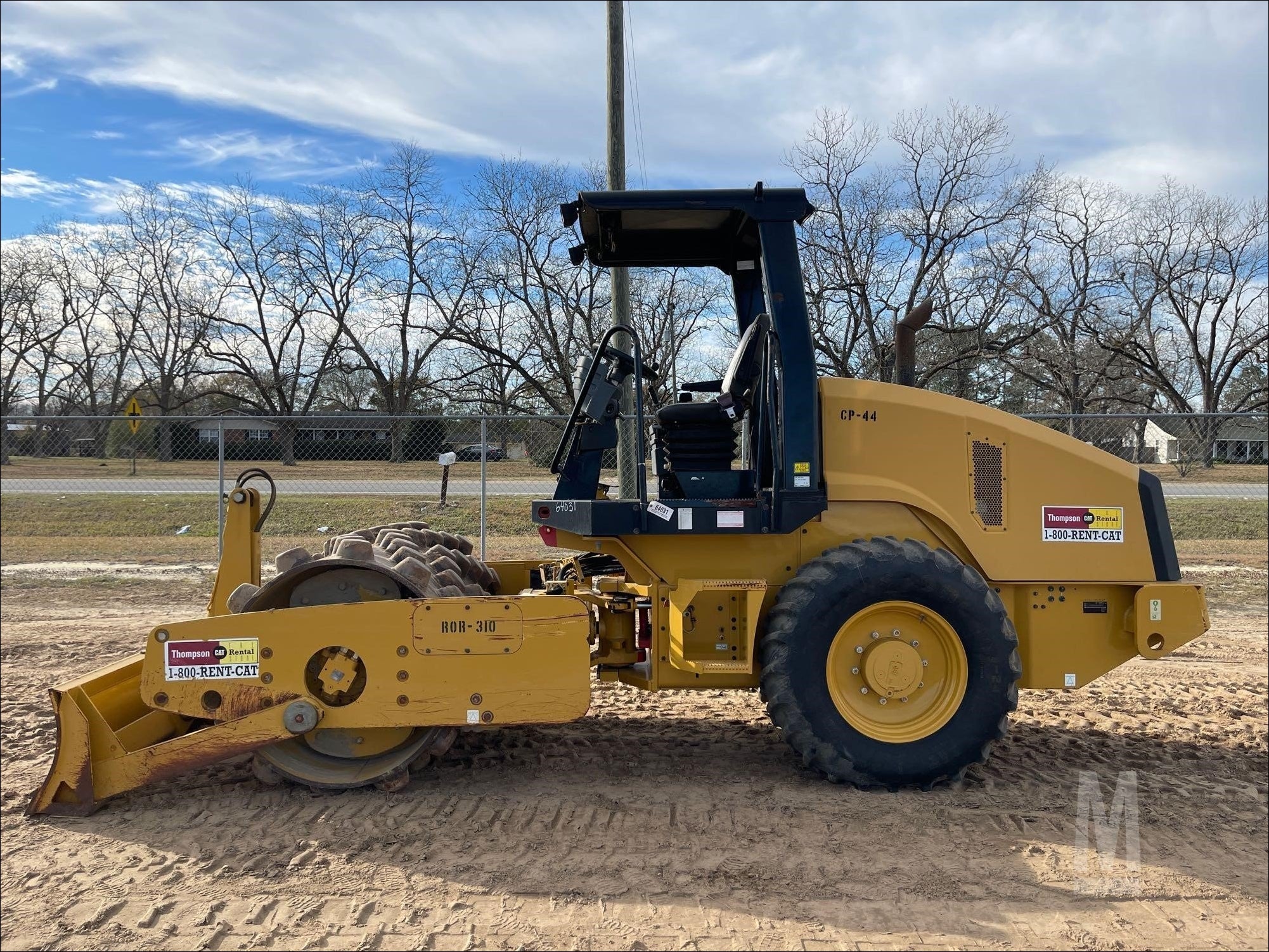 Manual de Serviço CATERPILLAR - CP-44 - Rolo Compactador Vibratório (Inglês) PDF