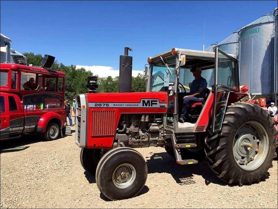 Catalogo De Peças MASSEY FERGUSON - 2675 - Trator