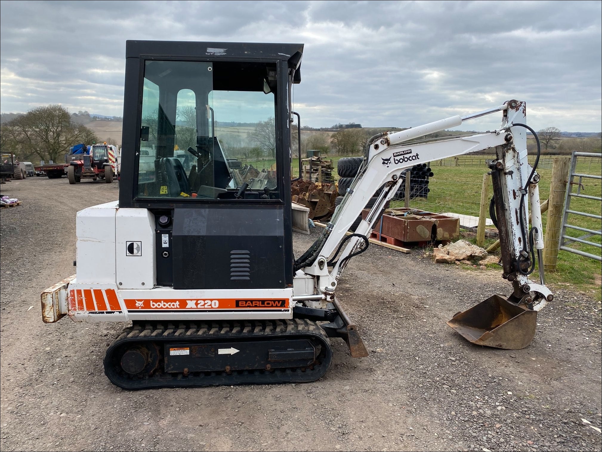 Manual De Serviço BOBCAT - X220 - Escavadora Hidráulica