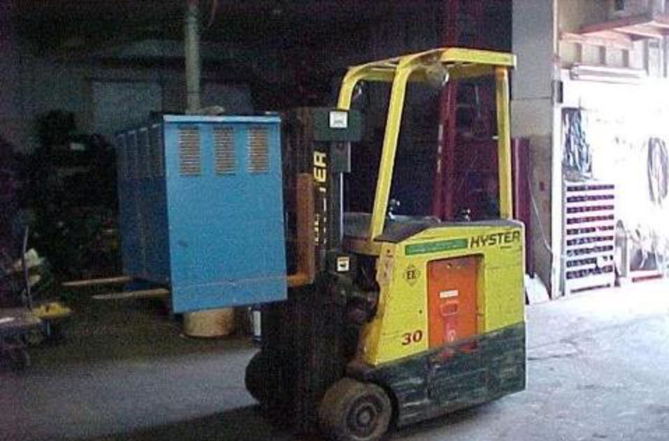 MANUAL DE SERVIÇO HYSTER - E30FR-50FR; E30FR-24 - (Z943-2) - EMPILHADEIRA