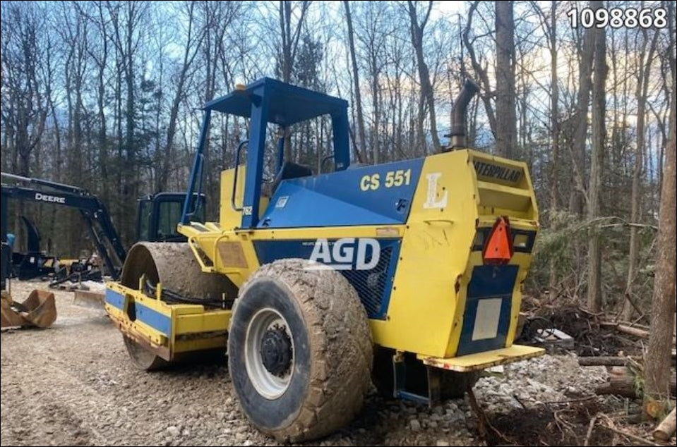 Manual de Serviço CATERPILLAR - CS-551 - Rolo Compactador Vibratório (Inglês) PDF