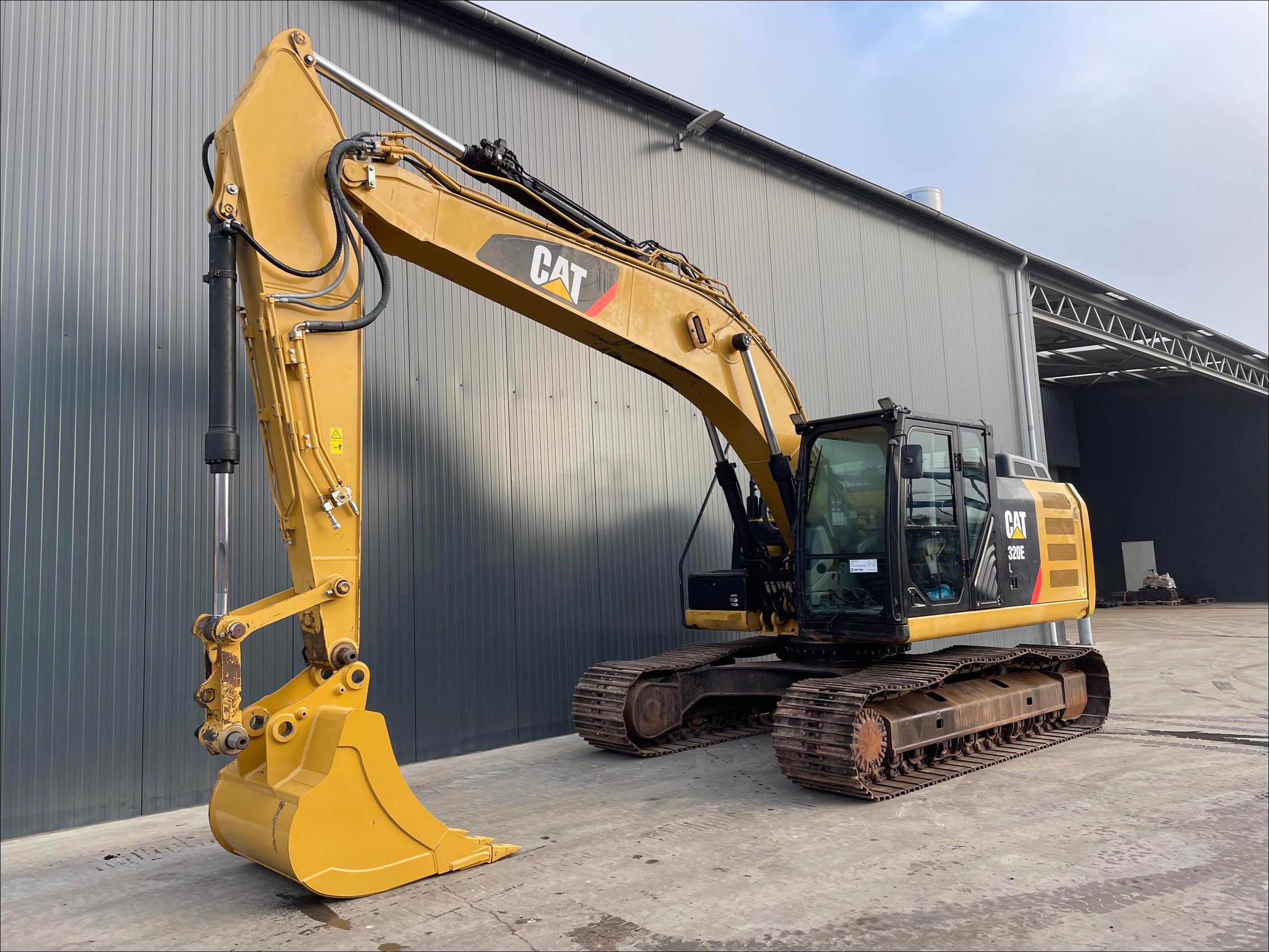 CATALOGO DE PEÇAS CATERPILLAR - 320E - ESCAVADEIRA EM PDF