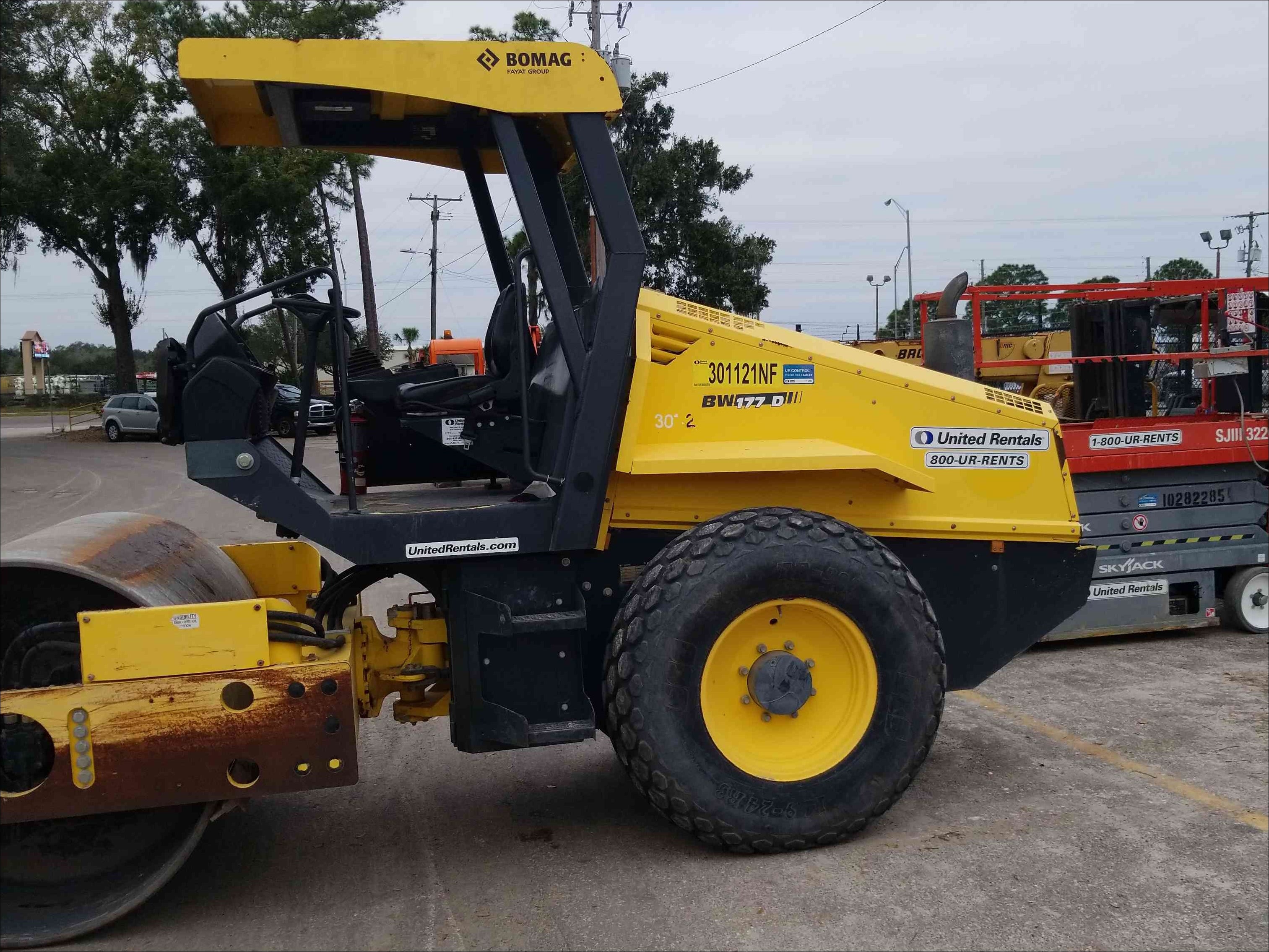 Operação E Instr. De Serviço E Manutenção BOMAG - BW177D-50