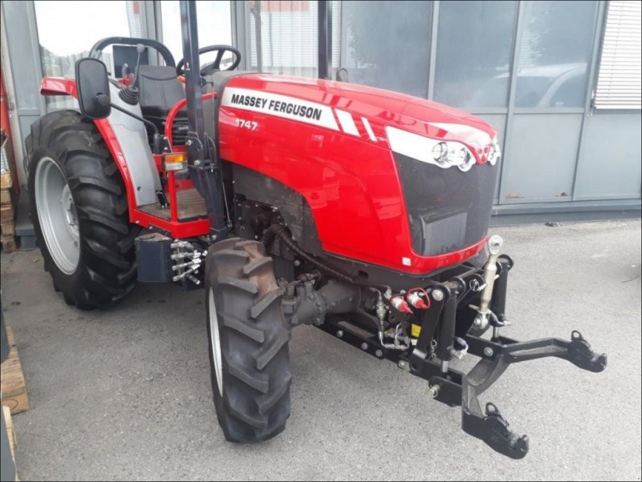 Catalogo De Peças MASSEY FERGUSON -MF 1747 - Trator Compacto