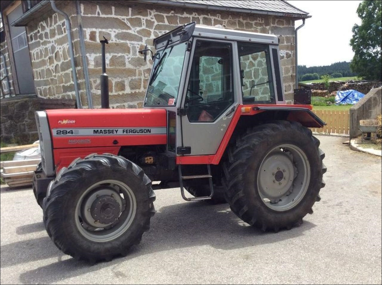 Catalogo De Peças MASSEY FERGUSON - MF 284 - Trator