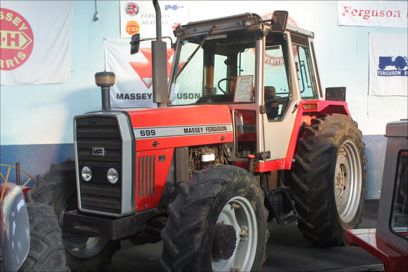 Catalogo De Peças MASSEY FERGUSON - MF 699 (FR) - Trator