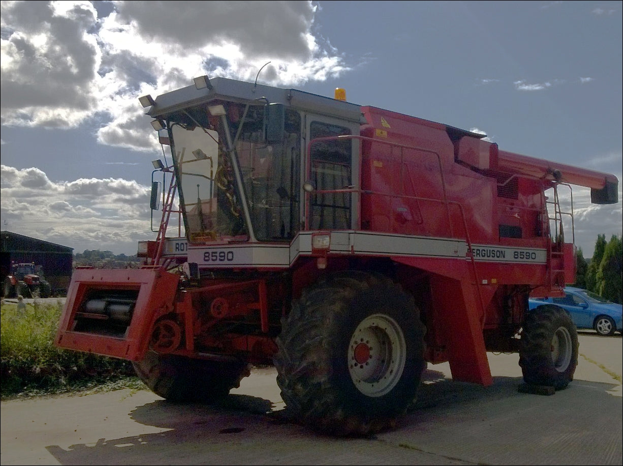 Catalogo De Peças MASSEY FERGUSON - 8590 ROTARY COMBINE