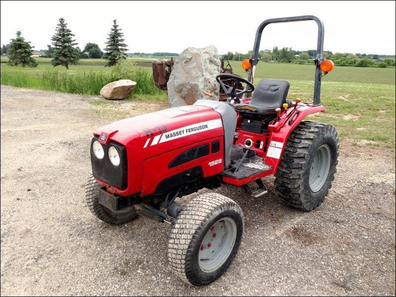 Catalogo De Peças MASSEY FERGUSON- MF 1528 - Trator Compacto