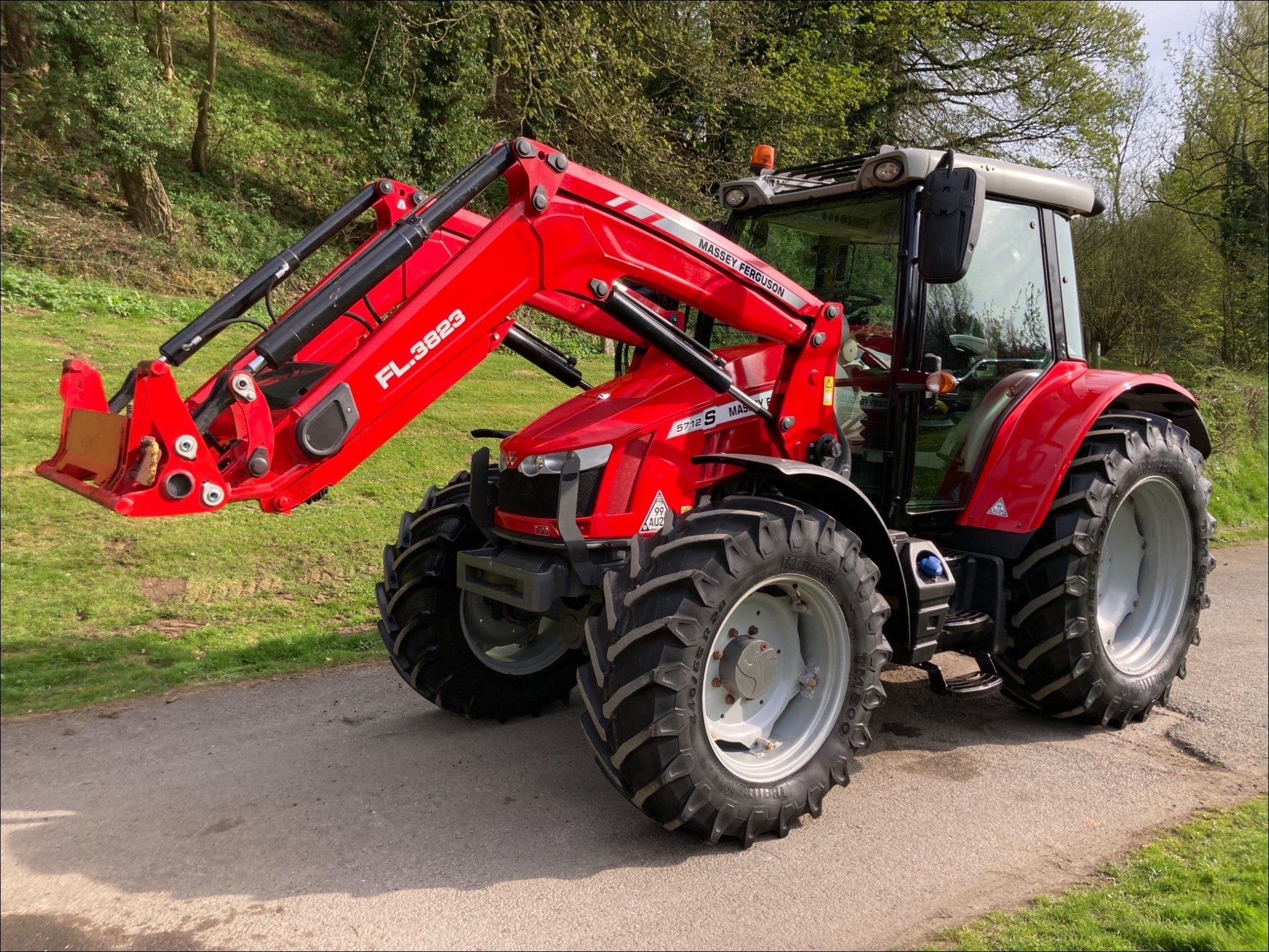 CATÁLOGO DE PEÇAS MASSEY FERGUSON - FL.3823 - CARREGADOR FRONTAL