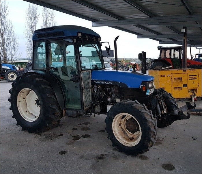 Catalogo De Pecas New Holland - TN95F - 2001\2004 - Trator