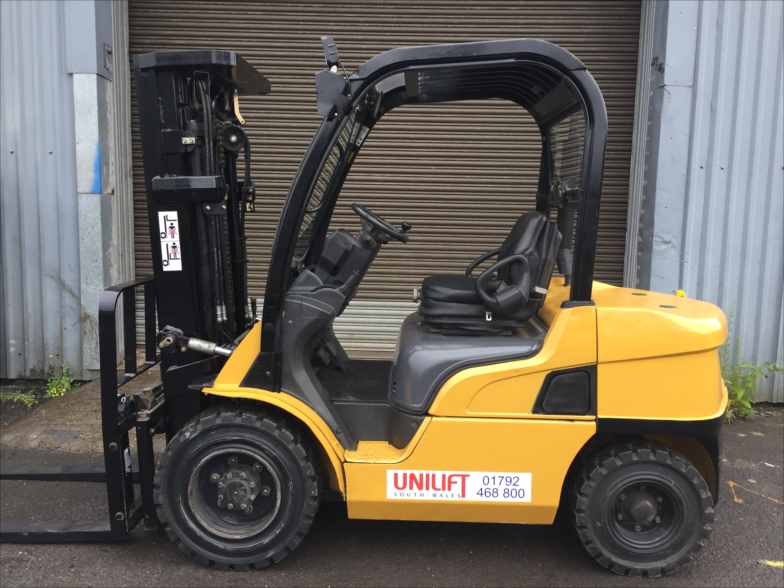 Catalogo De Peças CATERPILLAR - DP30N - Empilhadeira